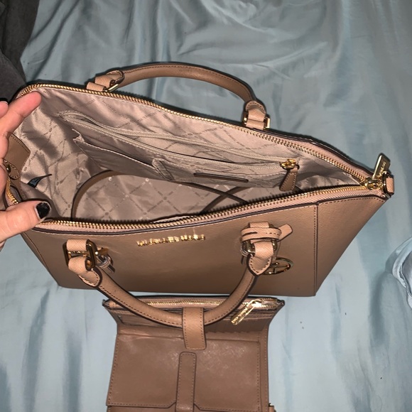 Michael Kors Purse - Picture 3 of 3